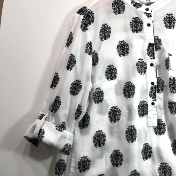 Black and white woman long sleeve shirt - Picture 5 of 5